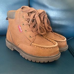 Levi boys toddler brown/tan casual boots size 10c/10k Used Good condition
